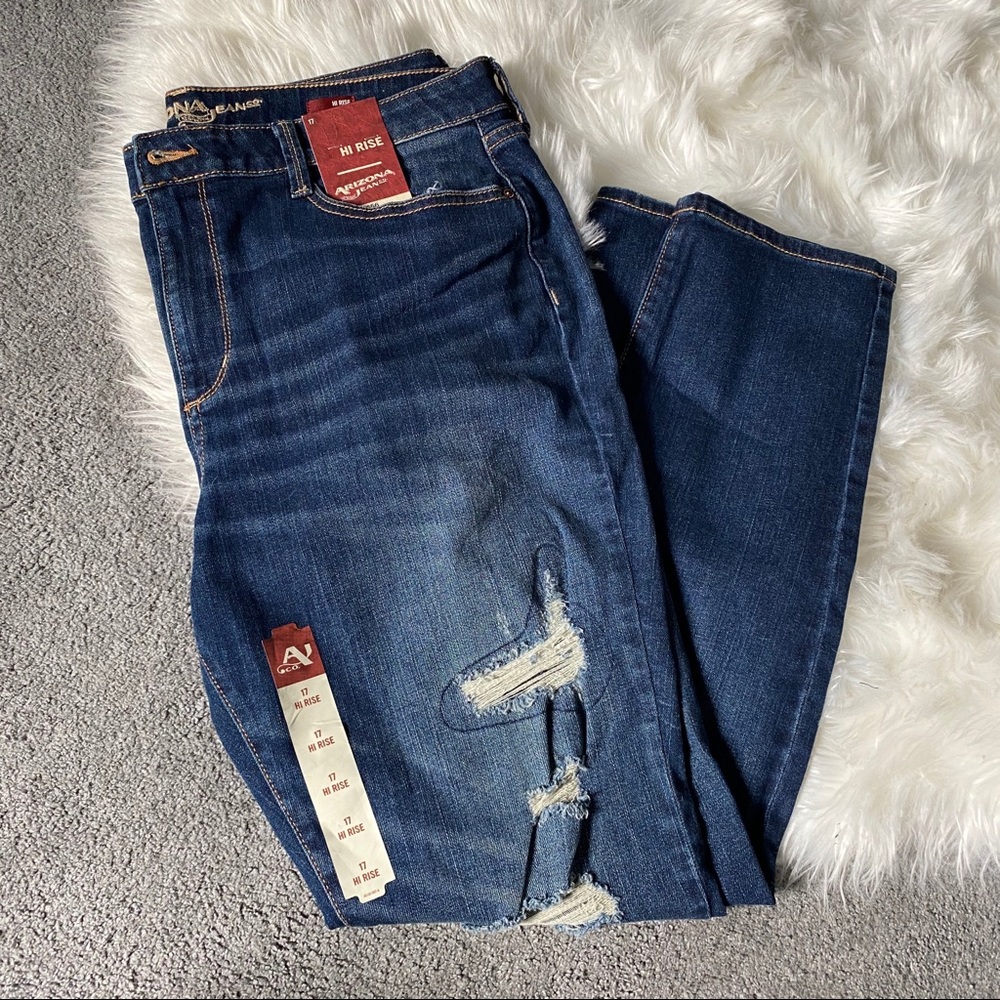 NWT Distressed Arizona Jean Co Jeans